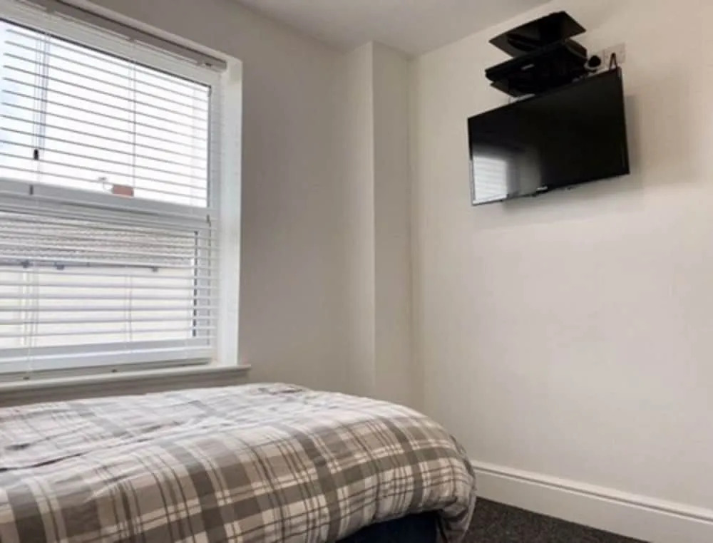 Hillcrest Studio Apartments
