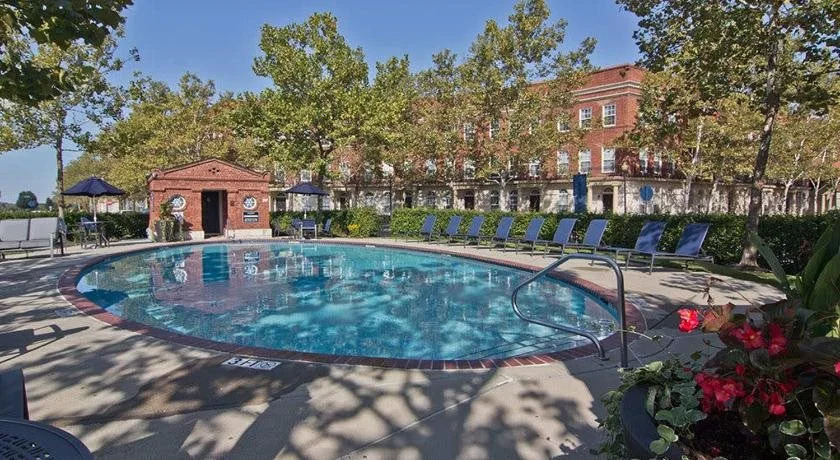 Bridgestreet at Easton Commons