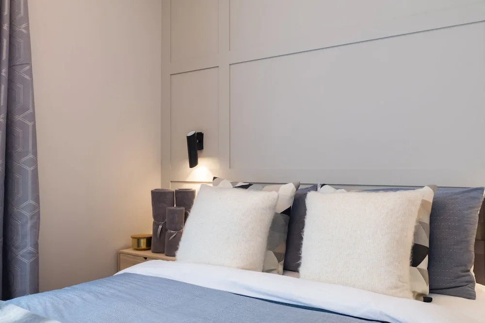 Luxury double room in West London home