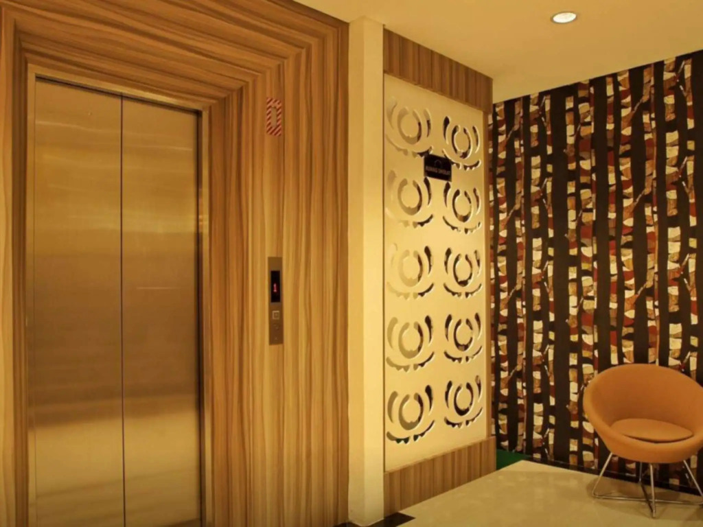 Deivan Hotel