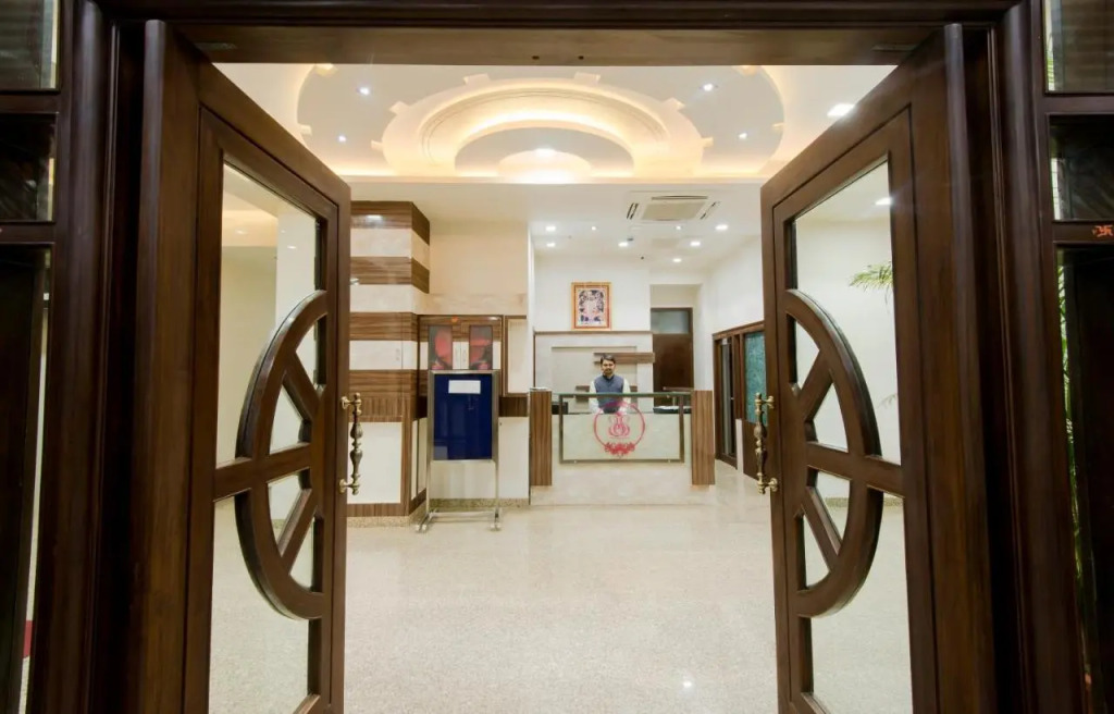 Hotel Yash Regency