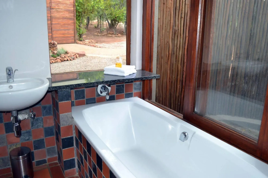 Newburg Lodge & Luxury Bush Tents, Elements Private Golf Reserve