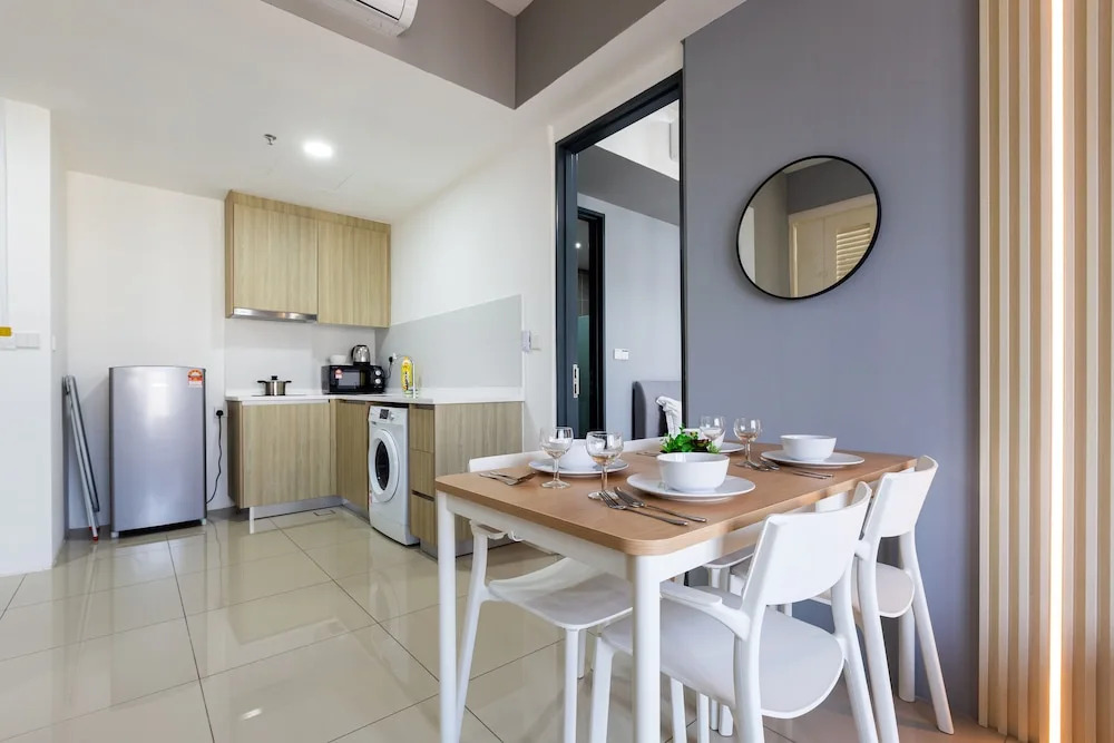 Tropicana 218 Macalister Snooker 3bedrooms by KS