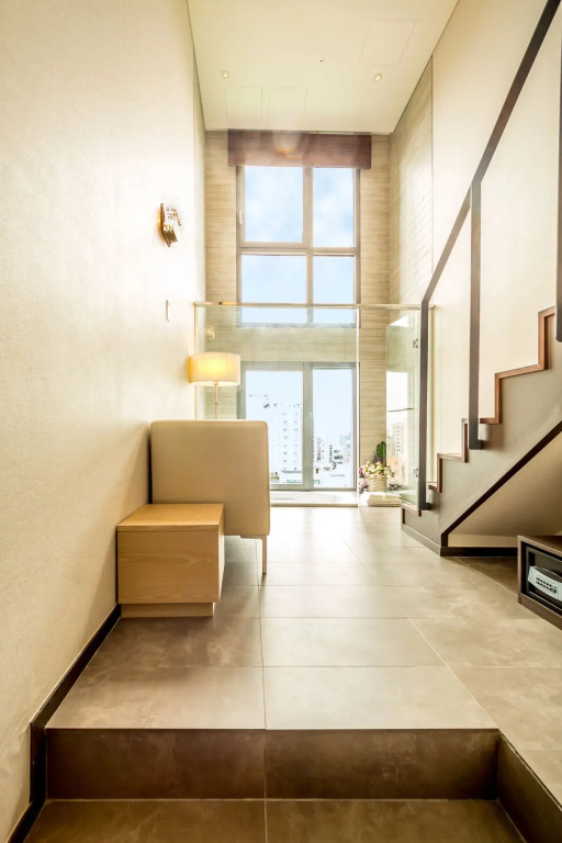 Golden Daisy Hotel