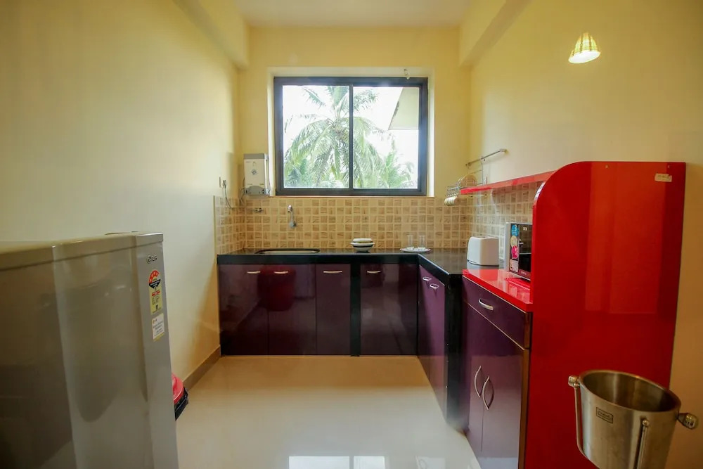 OYO 9887 Home 3BHK Near Club Cubana