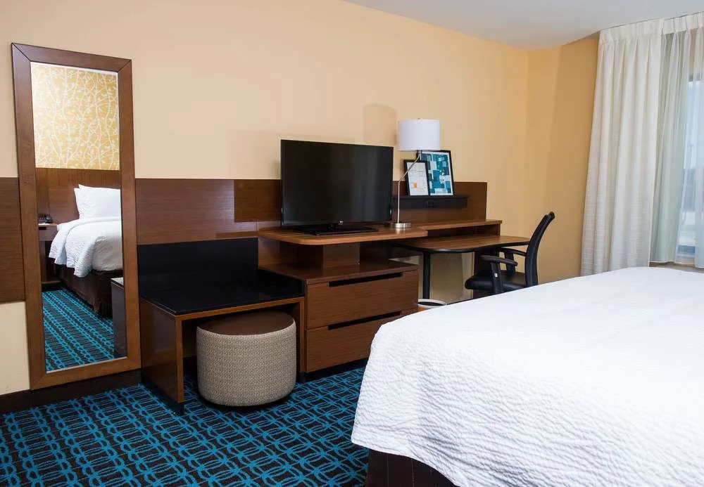 Fairfield Inn & Suites Lincoln Southeast