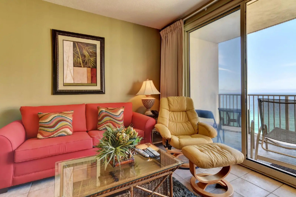 Penthouse With Beautiful Beach Views! 1 Bedroom, 2 Bathroom Penthouse!