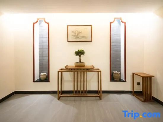 Xiqiao Night Language River View Homestay (Phoenix Ancient City Lijiang Branch)