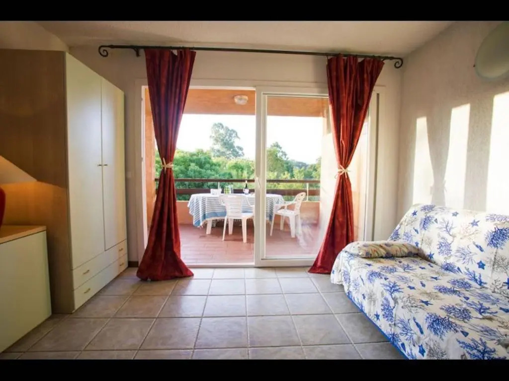 Seaside apartment with 3 bedrooms 2 bathrooms sofa bed in the living room
