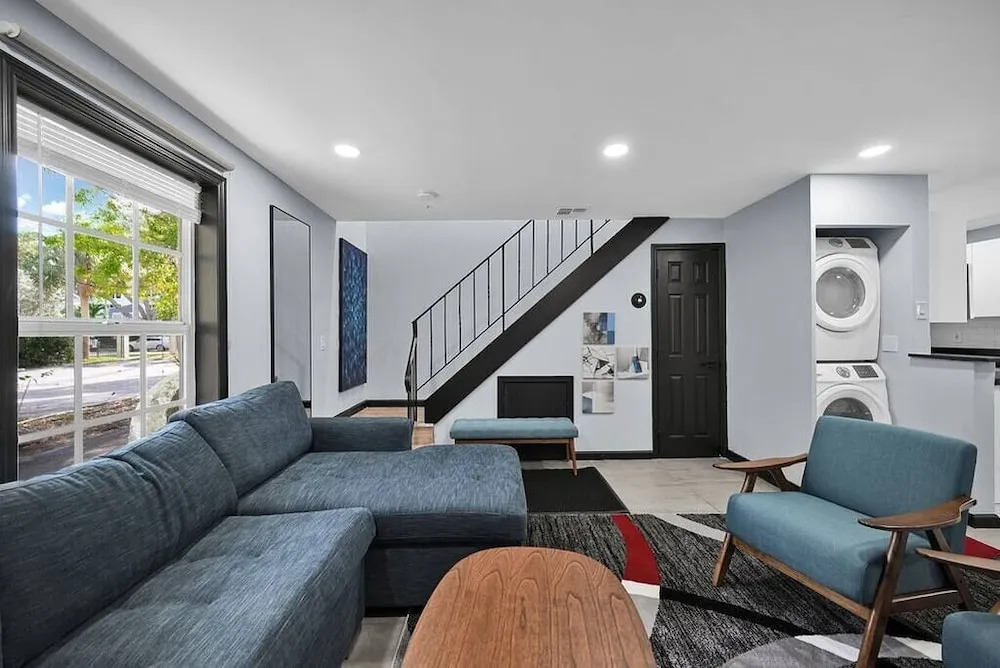Luxury 2-bedroom Villa in Wilton Manors