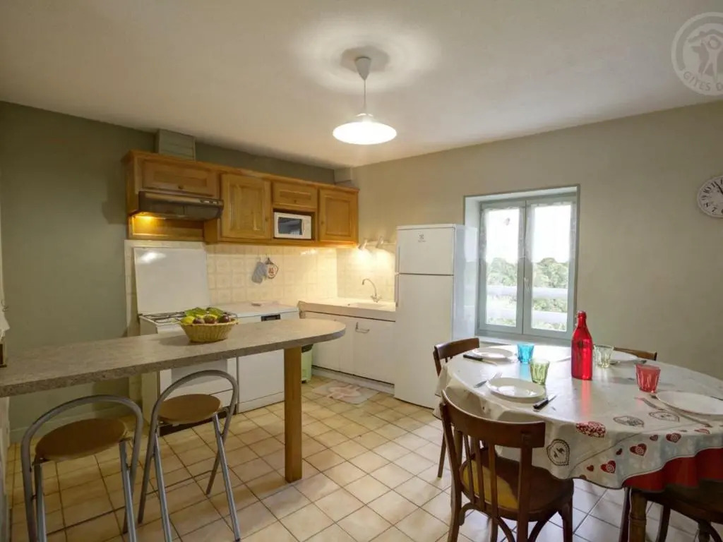 Gîte charmant à Saint-Didier-sur-Rochefort, animaux acceptés, idéal pour 4 personnes - FR-1-496-12