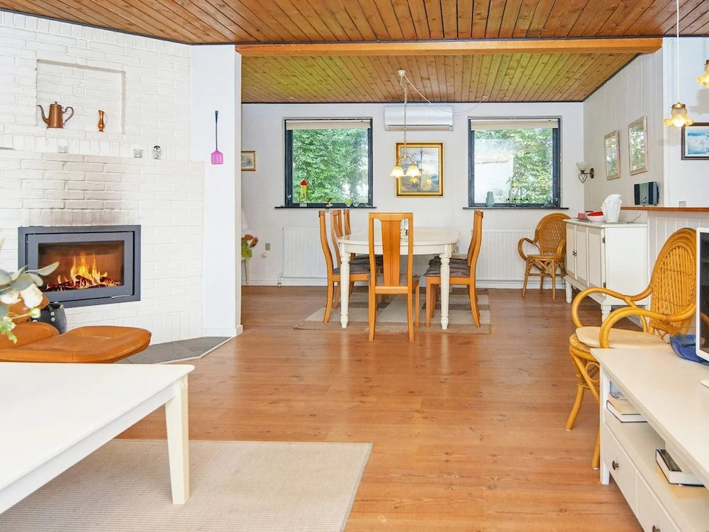 8 person holiday home in Struer-By Traum