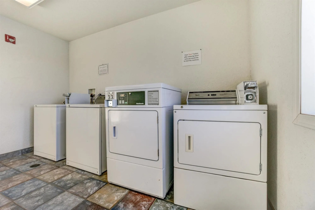 Motel 6-Grande Prairie, AB