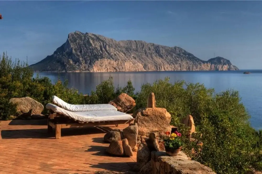 House With 4 Bedrooms in Punta Molara, With Wonderful sea View and Enclosed Garden Near the Beach