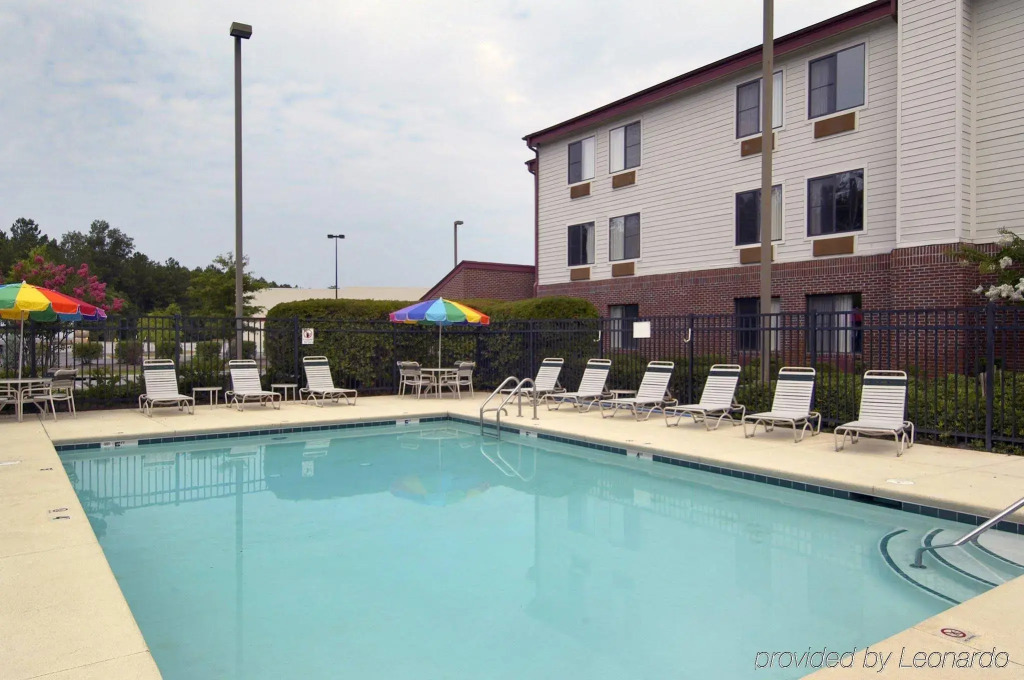 Red Roof Inn & Suites Savannah Airport