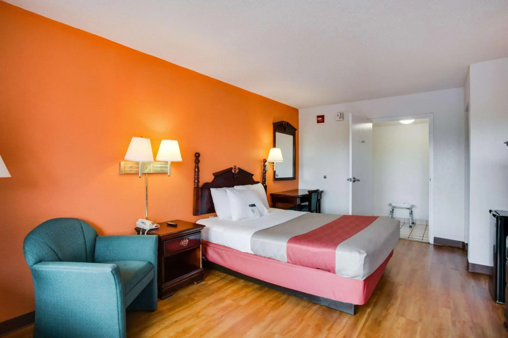 Motel 6-White House, TN