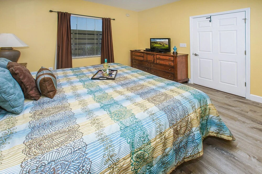 Tidewater 313 213334 by RedAwning