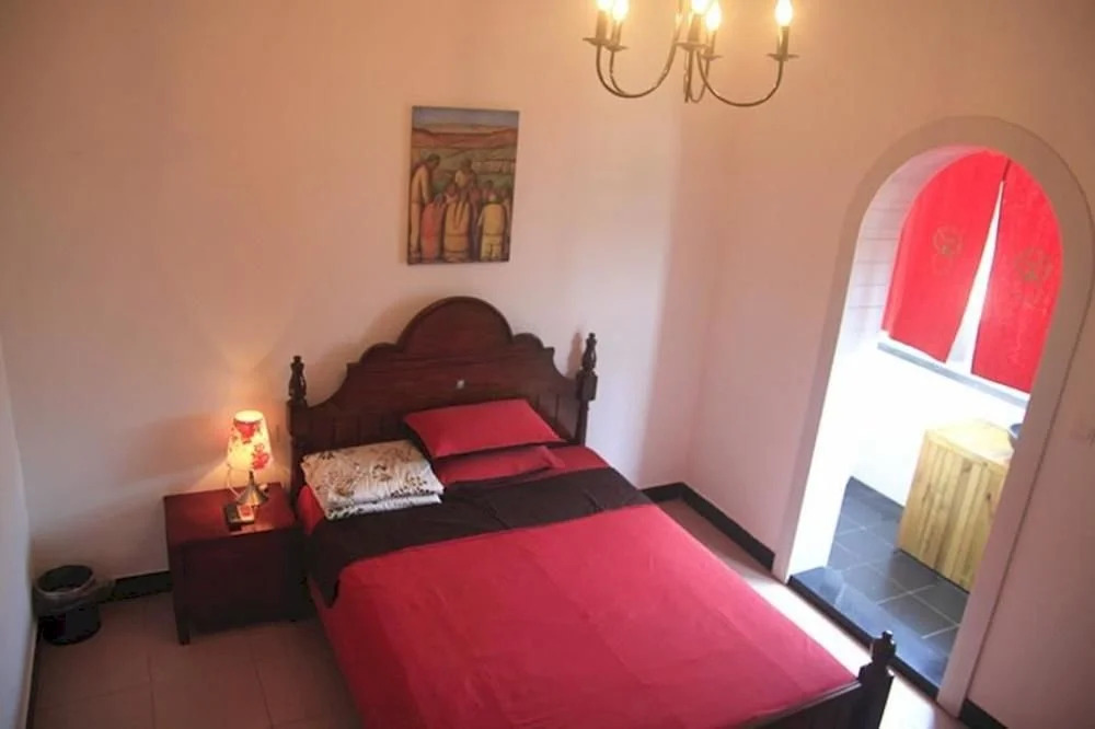 Ximen Tahiti Hostel
