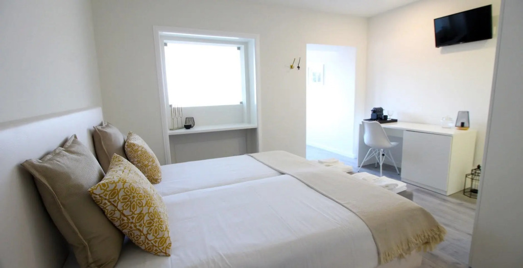 JR Studios & Suites I Rius I