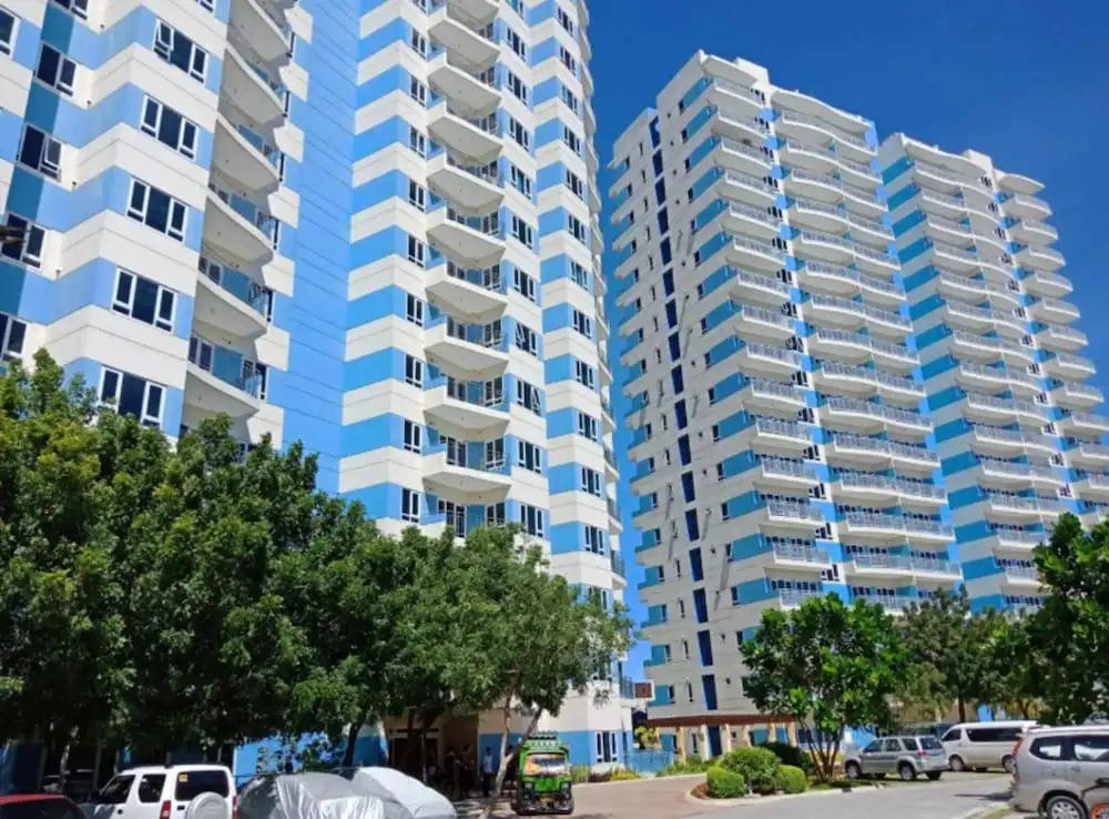 Spacious Studio Unit With Balcony and Seaview