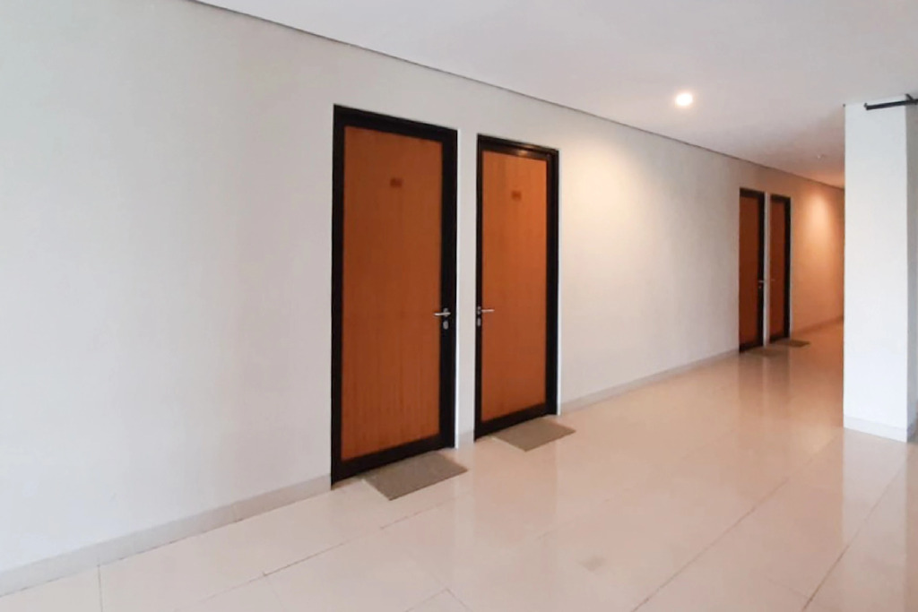RedDoorz Plus @ Bitung City Center