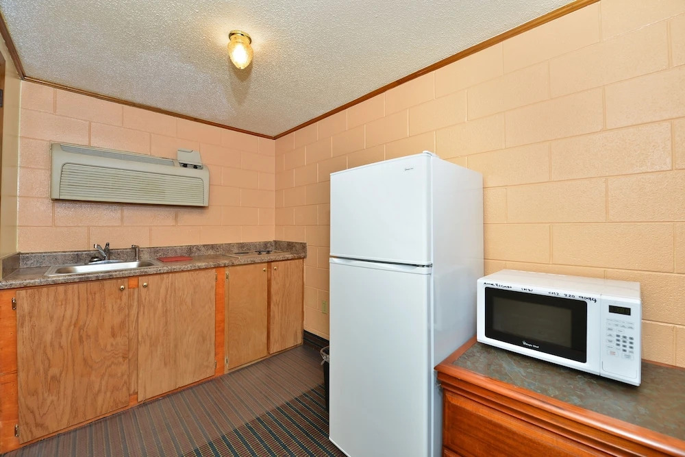 Savannah Inn and Suites Savannah Port Area