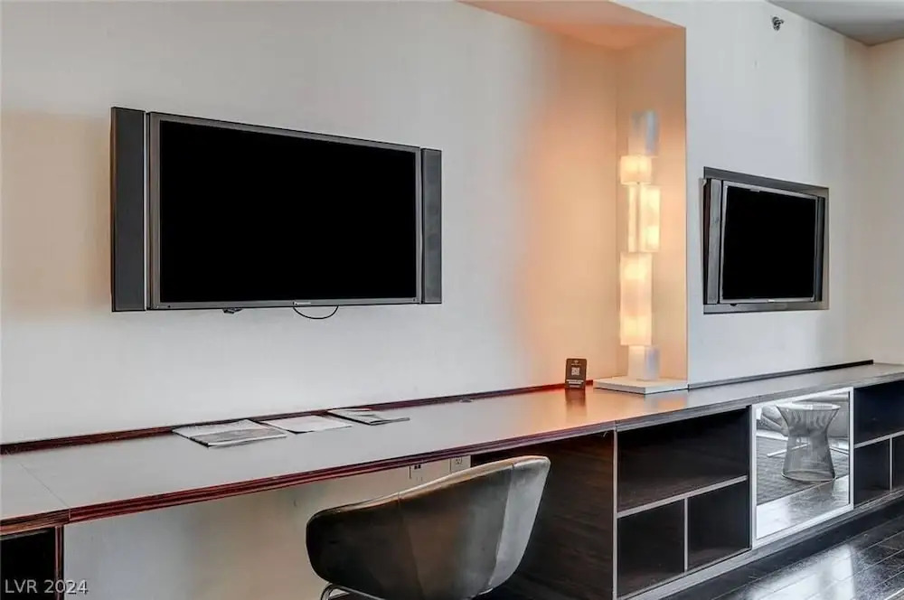 Palms Studio w/ Strip View & Balcony Access 36316