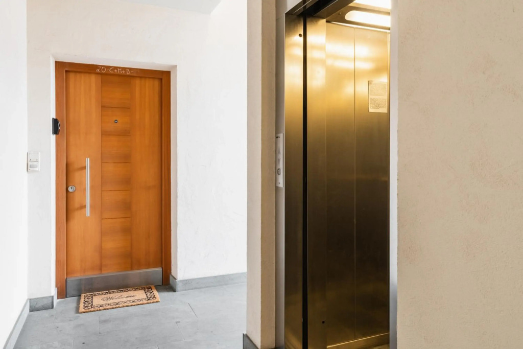 Central Family Apartment
