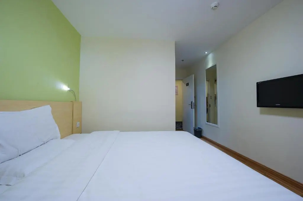 7 Days Inn Zhuhai Chimelong Hengqin Wanzai Branch
