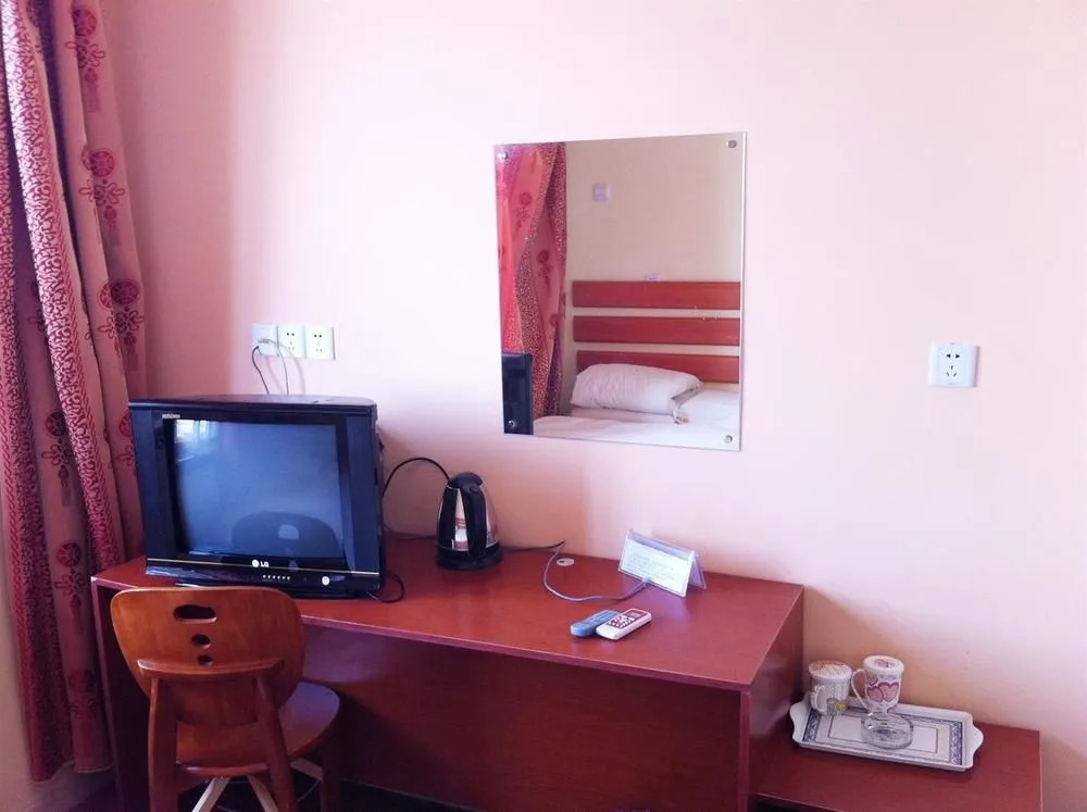 Penglai Yi Jia Express Hotel