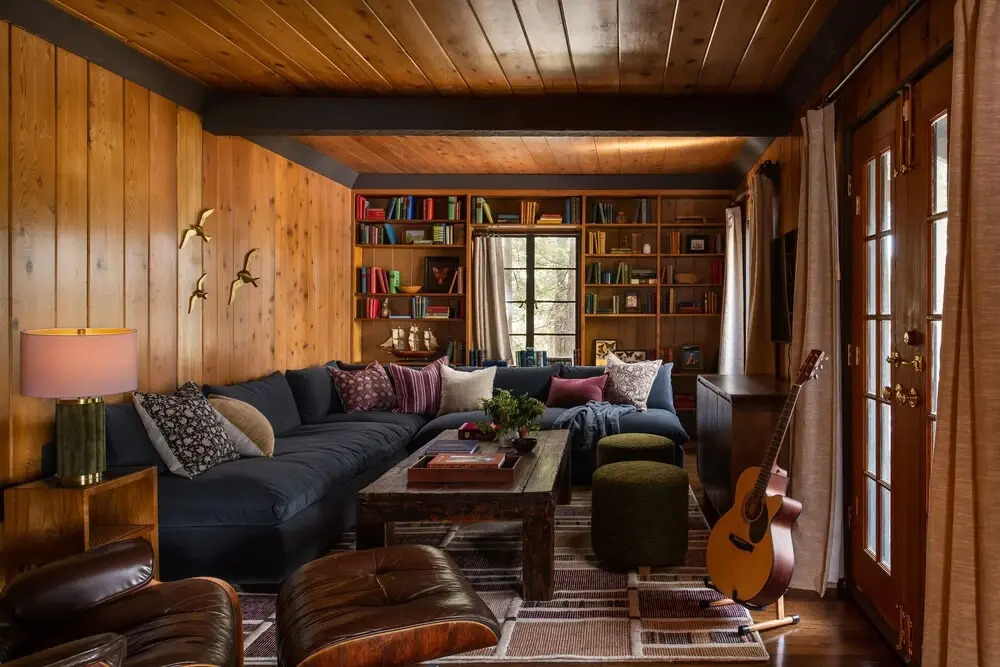 Holiday Lake Cabin by AvantStay