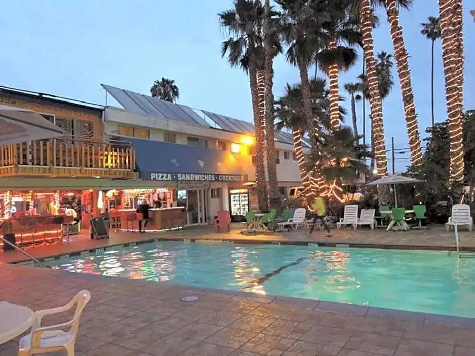 Tradewinds All Suite Hotel