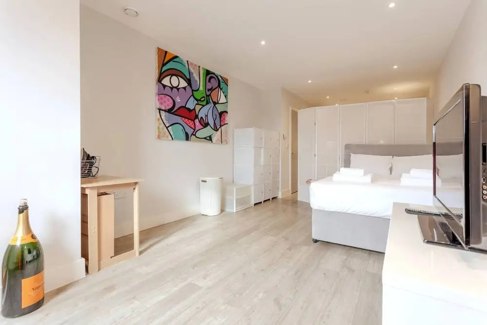 Pristine Modern Flat in East London