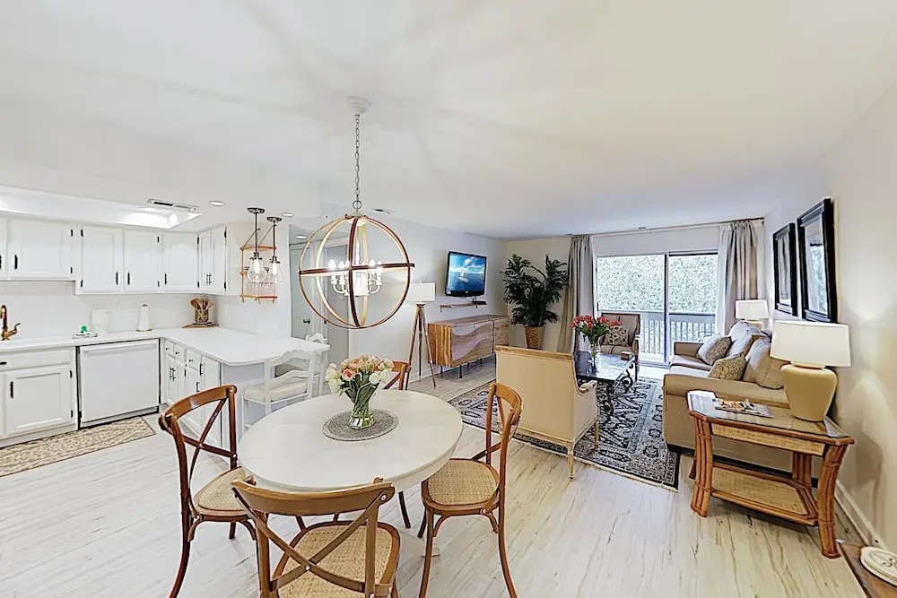 Lavish Villa at South Beach Marina condo