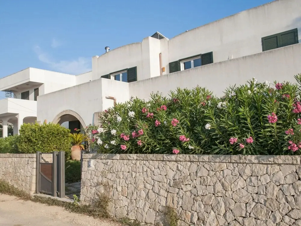 Apartment in Salento With Sea View & Pool