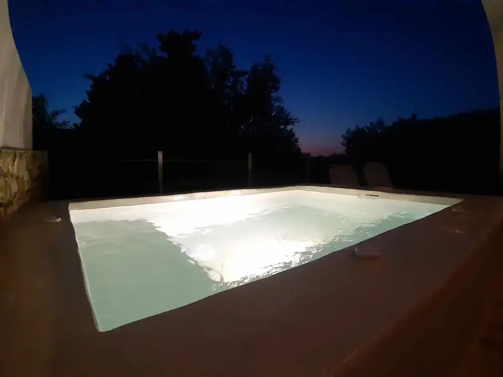 Kirki s Cozy Getaway - Paxoi Getaway w Jacuzzi