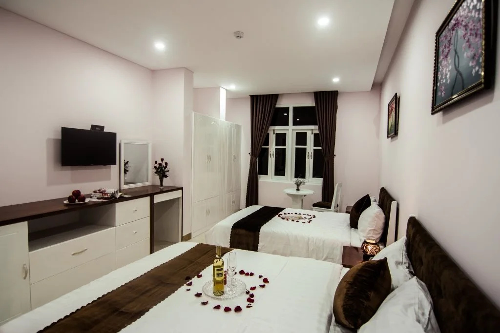 Rose Hotel