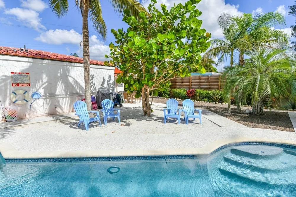 Crescent Beach Villas By Beachside Management