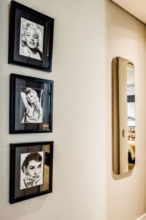 Urban Chic Apartment Close to Waterfront Warwick