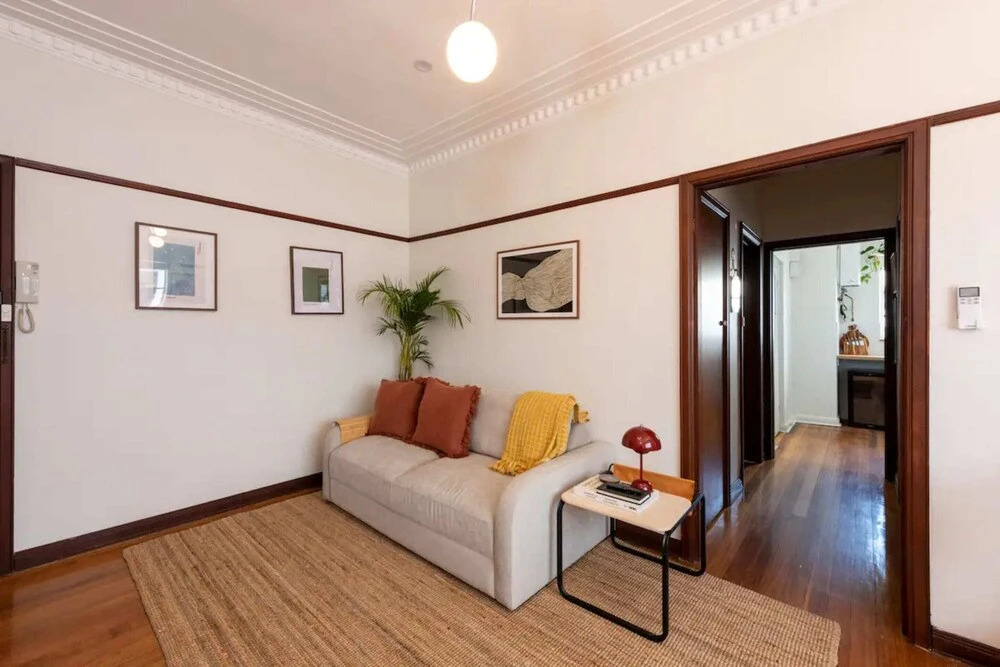 Charming Art Deco Unit in East Melbourne