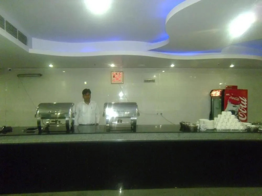 Hotel Breeze Inn