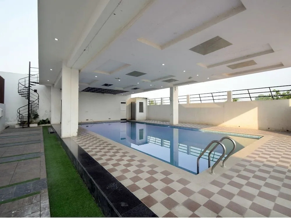 OYO 23196 Hotel Yash Meridion