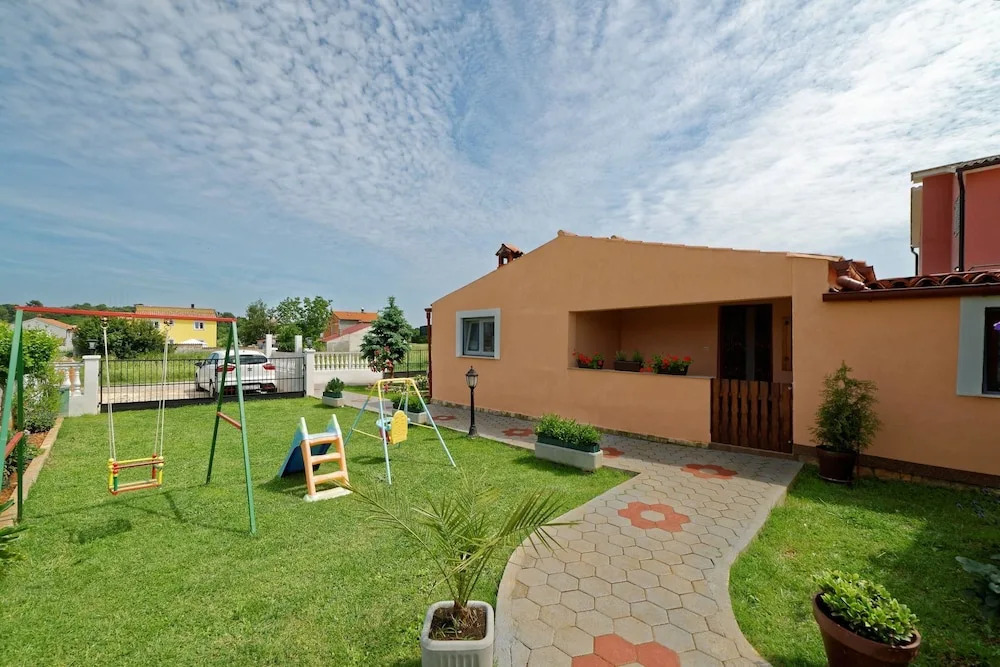 Apartment Mirijana Stinjan / One Bedroom A1