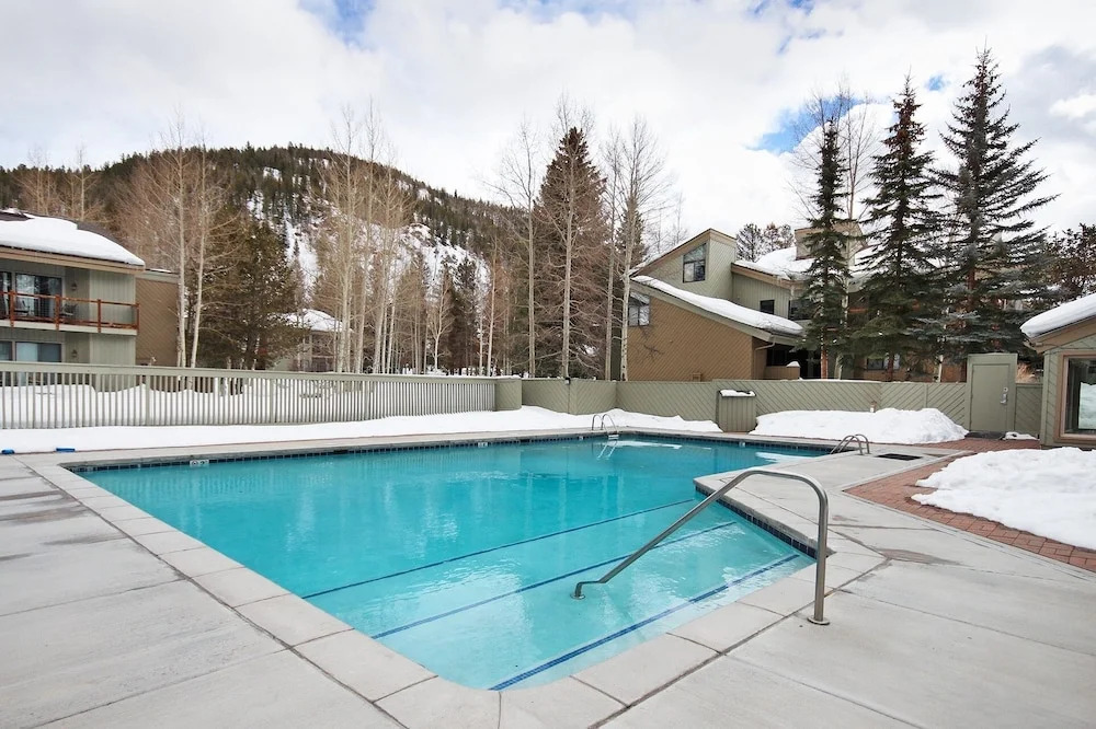 1125 Flying Dutchman 1 Bedroom Condo by RedAwning