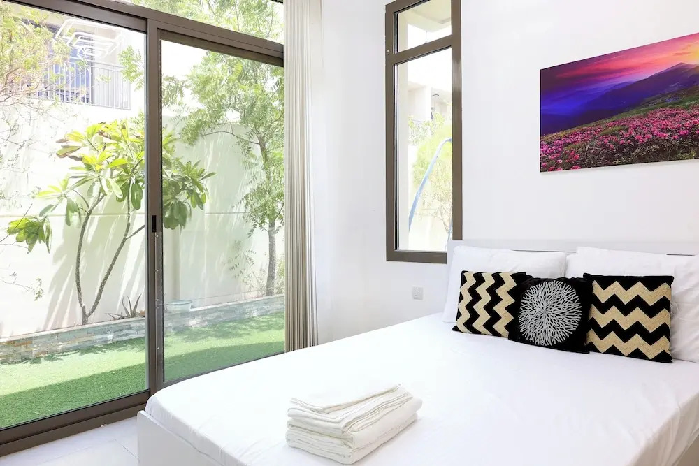 Luxury 4B and maid's with private garden