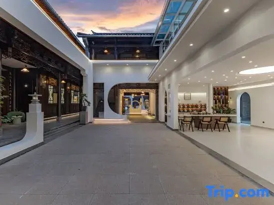 Tengchong Phoenix Terrace · Mengying Wenquan Resort Chinese Inn