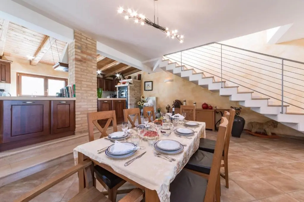 CASALE ROSY 6&2, Emma Villas