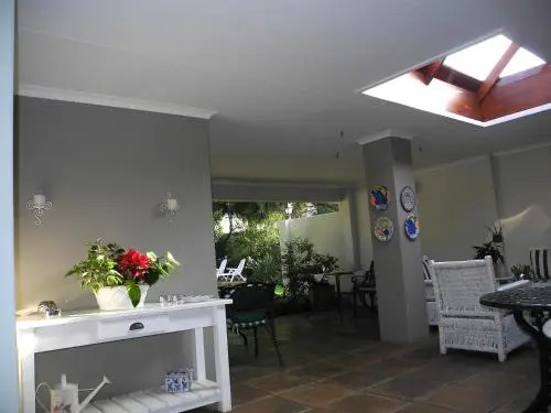 Rosebank Lodge Guesthouse by Claires
