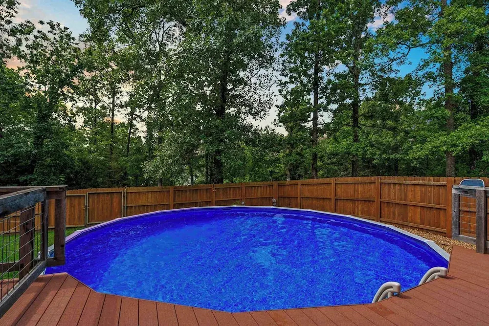 Teals Treasure Secluded Lakeside Cabin for 8!