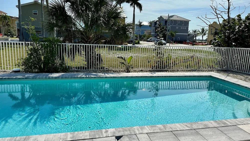 Redfish Retreat - South End Pool Home